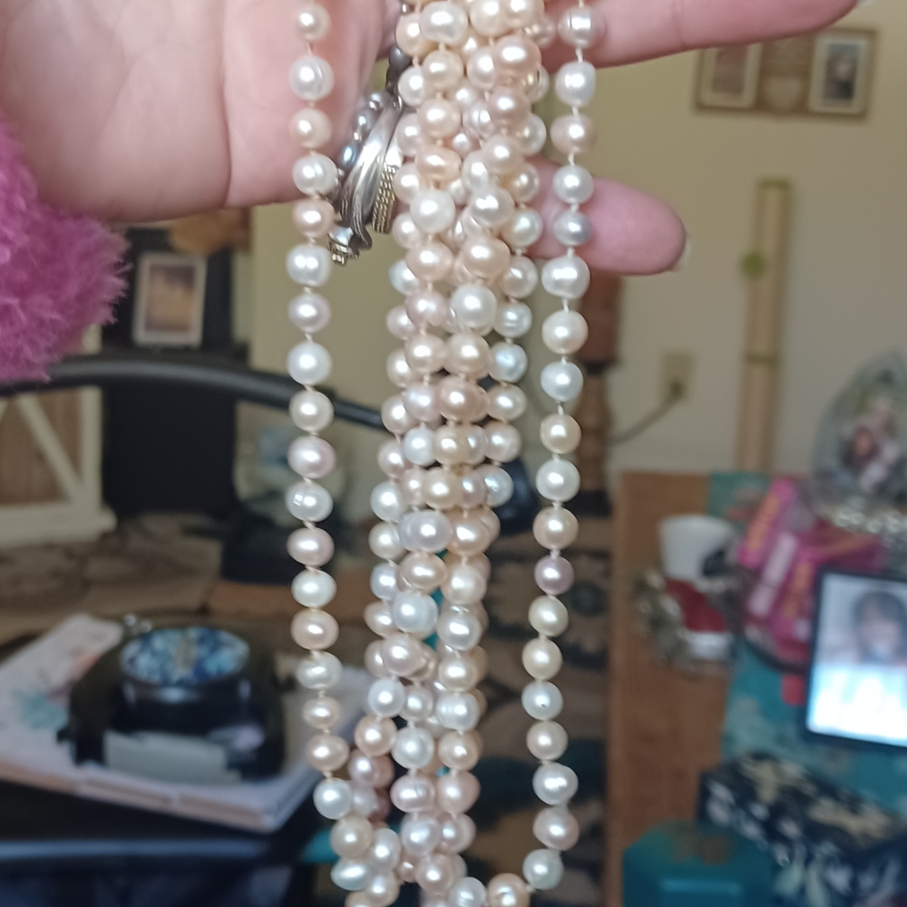 Very long Honora Pearl's Necklace - Picture 2 of 3